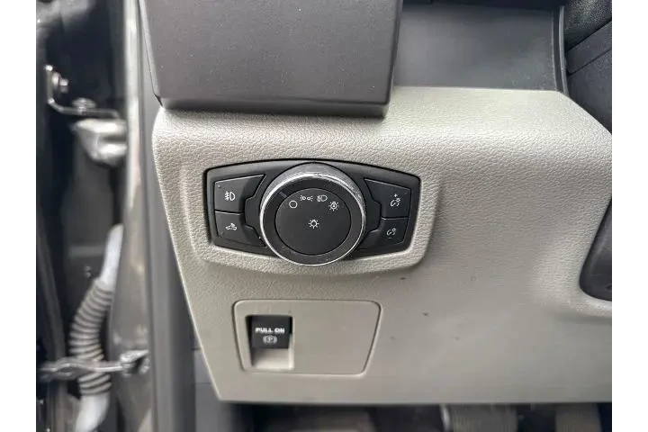 $18559 : Ford F-150 2017 4x2 XL 4dr S image 9