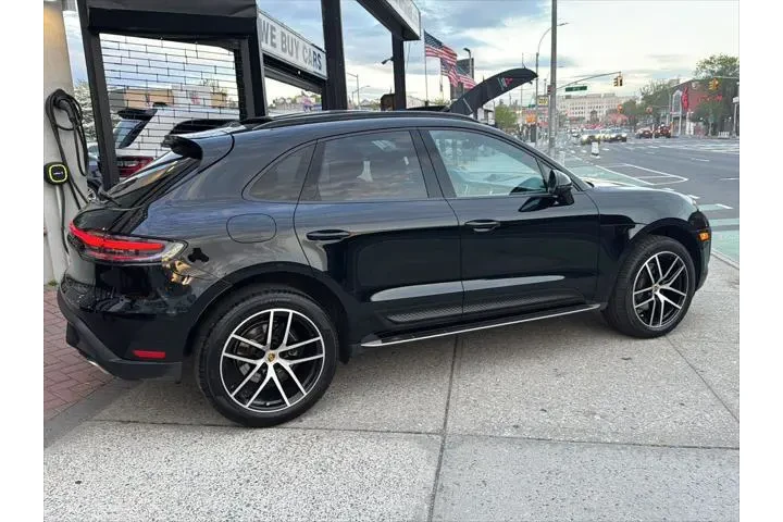 $39490 : Porsche Macan 2022 AWD 4dr S image 6