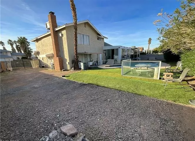 $800 : RENTING ROOMS IN  A HOUSE image 10