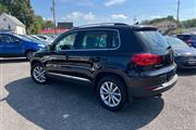 $11990 : 2017 Tiguan thumbnail