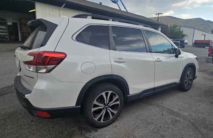 $21995 : 2019 Forester Limited image 4