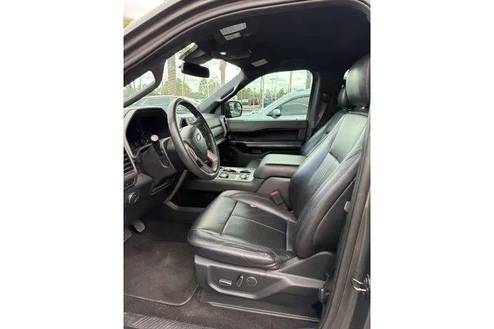 $26026 : Ford Expedition 2019 4x4 XLT image 4