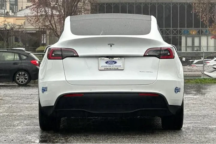 $28900 : Tesla Model Y 2021 AWD Long image 5