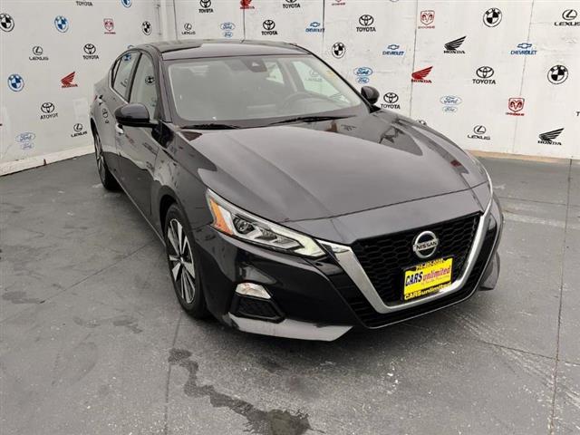 $18995 : Used 2021 Altima 2.5 SV Sedan image 1