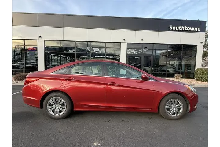 $8499 : Hyundai SONATA 2011 GLS 4dr image 8