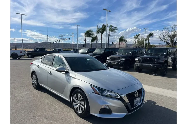 $16945 : Nissan Altima 2021 2.5 S 4dr image 2