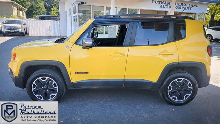 2017 Renegade Trailhawk 4WD image 5