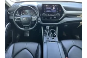 $30987 : Toyota Highlander 2022 AWD X thumbnail