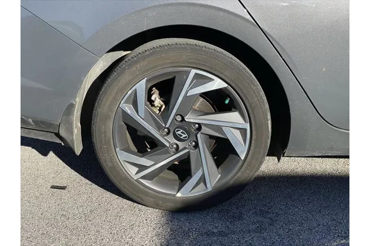 $20108 : Hyundai ELANTRA 2024 SEL 4dr image 9