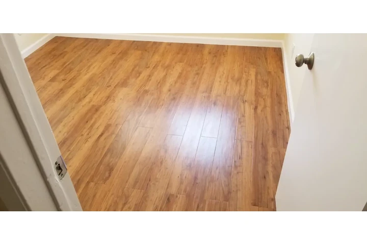 $2200 : Apartamento en Cudahy image 4