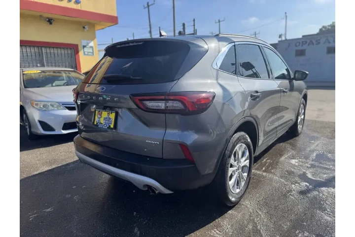 $23995 : 2023 Escape Active image 8