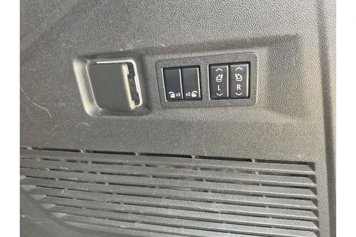 $39982 : Chevrolet Tahoe 2021 4x2 Pre image 8