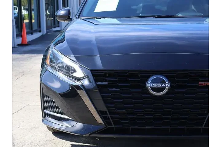 $19690 : Nissan Altima 2024 2.5 SR 4d image 10