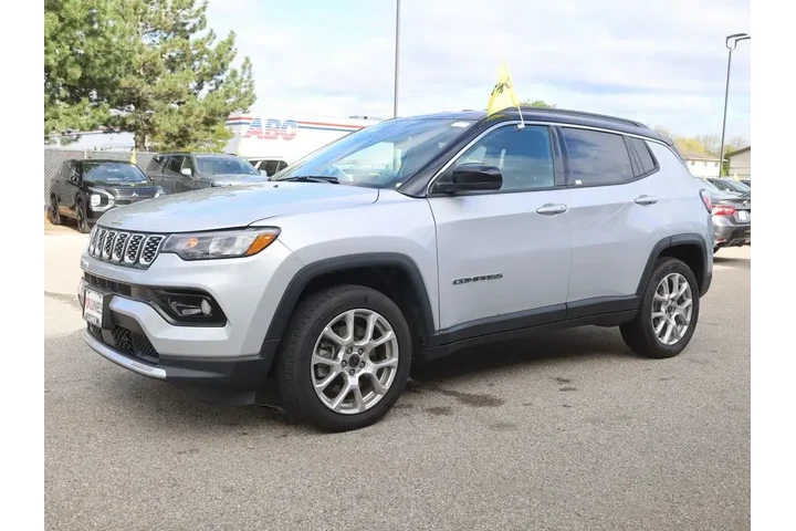 $23799 : Jeep Compass 2025 4x4 Limite image 5