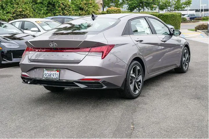 $22000 : Hyundai ELANTRA 2023 Limited image 4