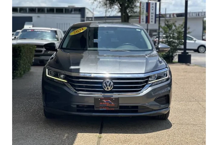 $18499 : 2021 Passat S image 5