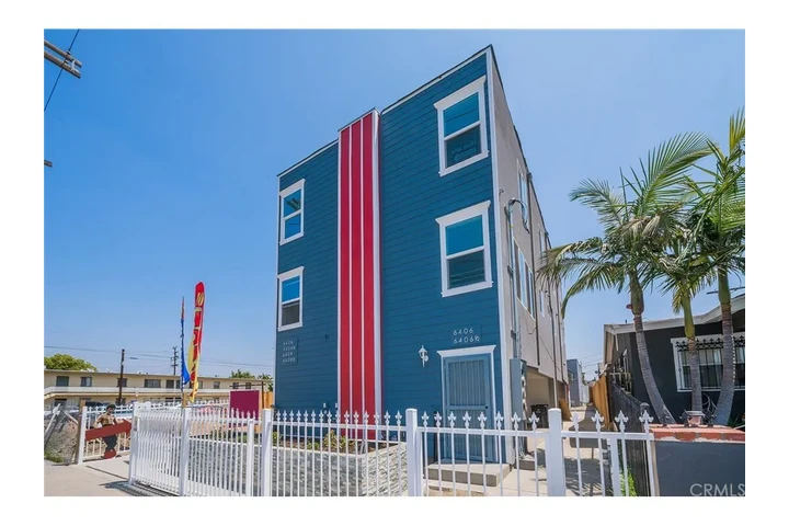 $3295 : Beautiful Home 3B/2B image 1