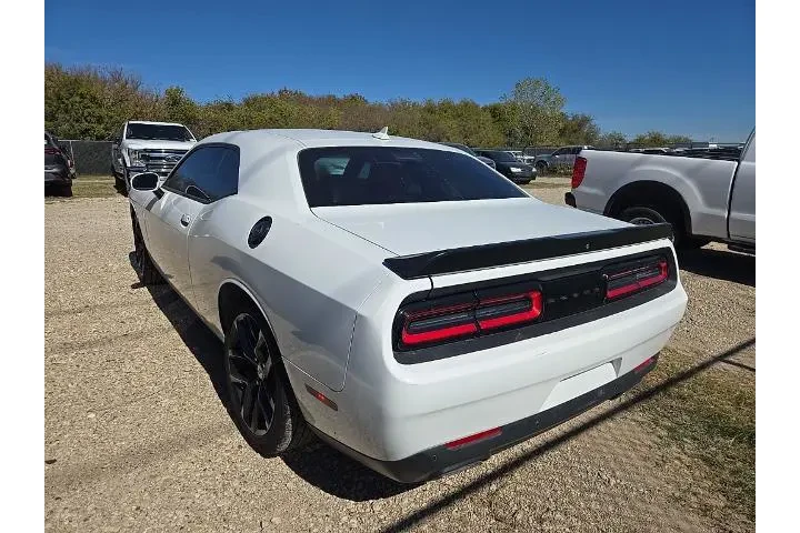 $22021 : Dodge Challenger 2021 GT 2dr image 2