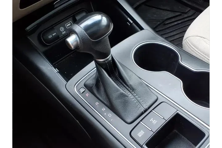 $9987 : Kia Sorento 2017 AWD LX V6 4 image 8