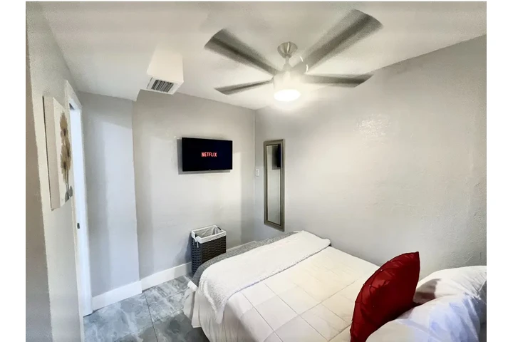 $1900 : Coral Gables cerca apto 1/1 . image 6