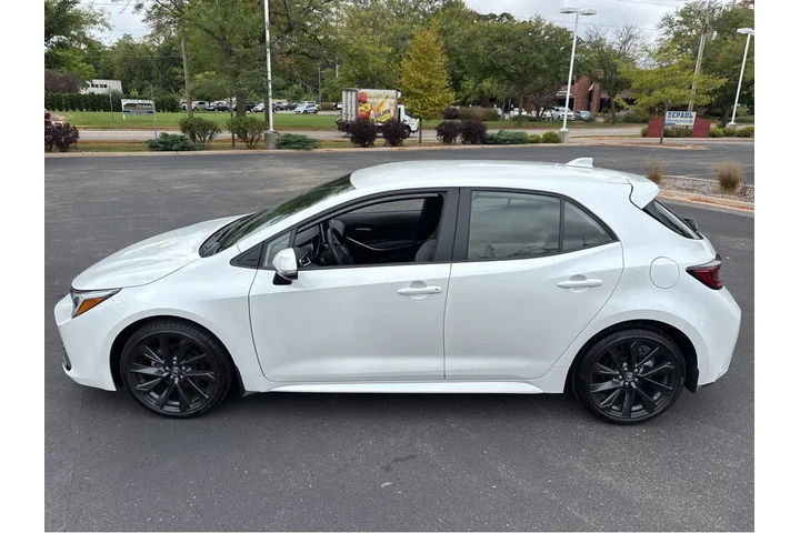 $27979 : Gold Certified2025 Corolla Ha image 10