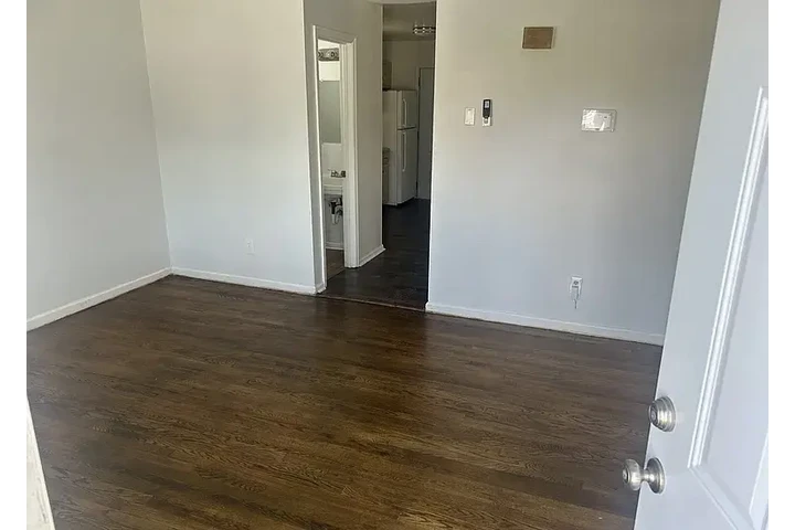 $1200 : HOUSE RENT AVAILABLE VIRGINIA image 2