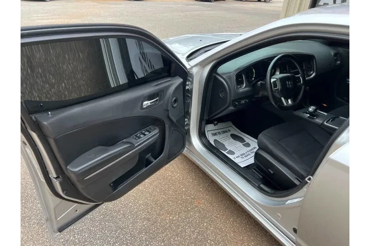 $8999 : 2012 Charger SE image 10