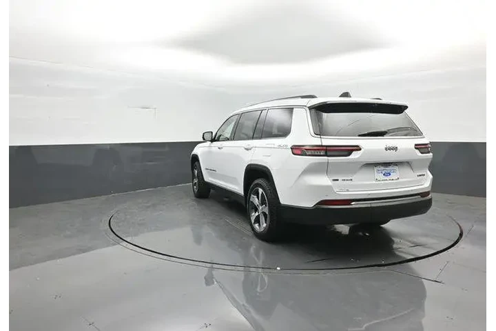 $30656 : Jeep Grand Cherokee L 2023 4 image 5