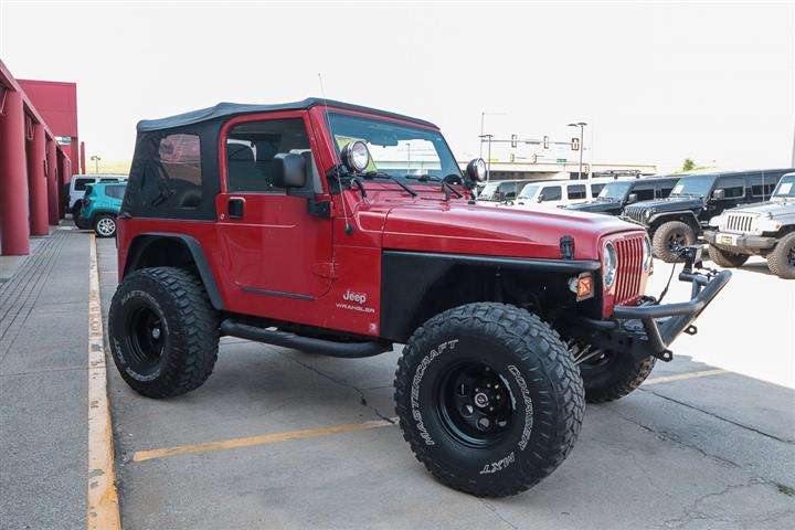 $15979 : 2004 Wrangler SE image 4