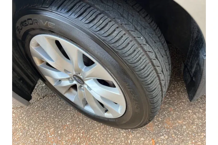 $8999 : 2015 Legacy 2.5i Premium image 9