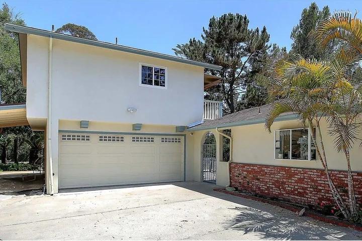$1500 : Renovated One-Bedroom apt image 2