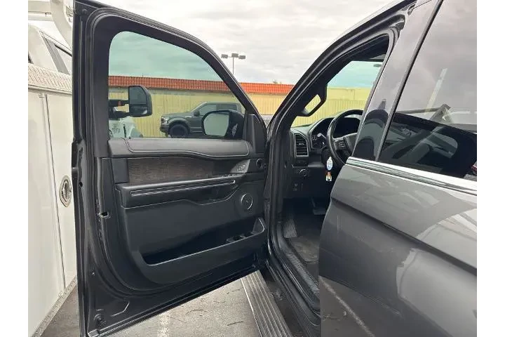 $29658 : Ford Expedition 2019 4x4 Lim image 7