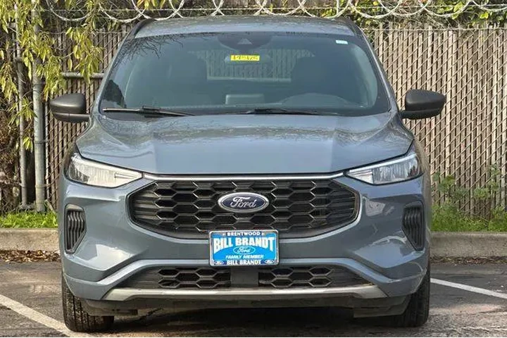 $18495 : Ford Escape 2023 ST-Line 4dr image 6