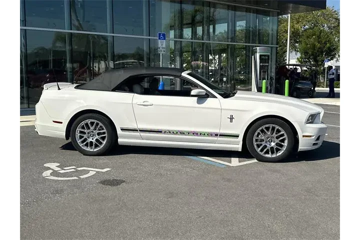 $14985 : Ford Mustang 2013 V6 Premium image 8