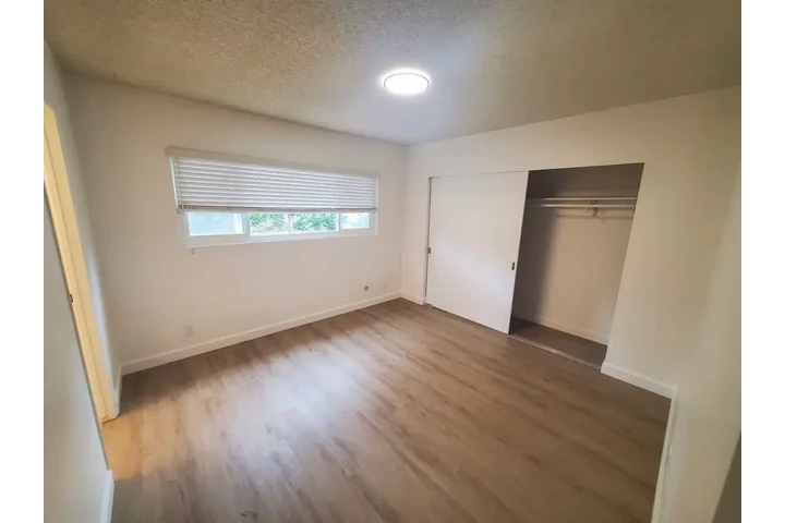 $1500 : Anaheim - Available Now image 5