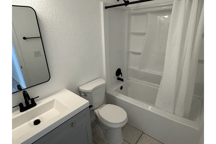 $1895 : Newly remodeled image 7