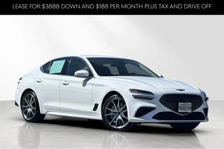 $37680 : Genesis G70 2026 2.5T Standa image 1