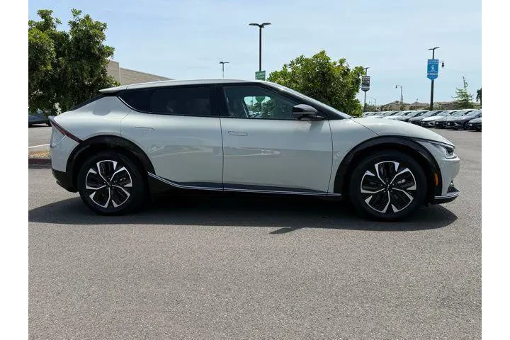 $26888 : Kia EV6 2023 Wind 4dr Crosso image 8