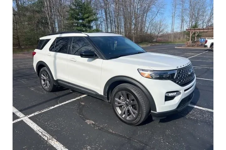 $29150 : Ford Explorer 2022 AWD XLT 4 image 4