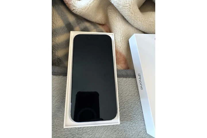 $600 : Apple iPhone 17 Air 256GB 12GB image 2