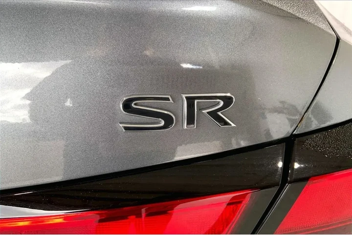 $17492 : Nissan Altima 2021 2.5 SR 4d image 7