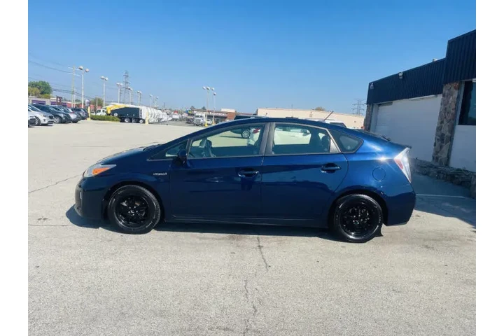 $7999 : 2012 Prius Three image 4