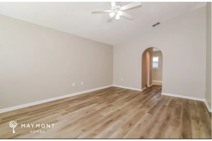 $1085 : Experience the Ultimate Retrea image 4