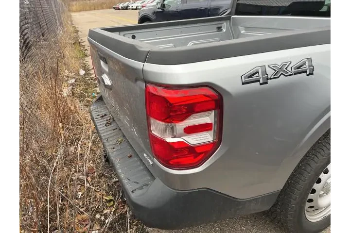 $21900 : Ford Maverick 2022 AWD XL 4d image 10