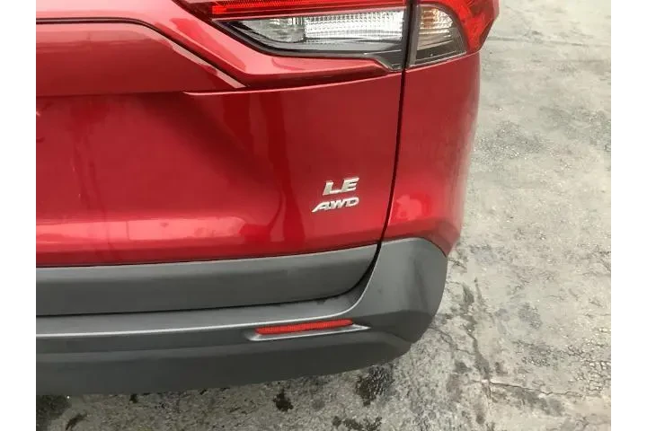 $24950 : Toyota RAV4 2021 AWD LE 4dr image 9