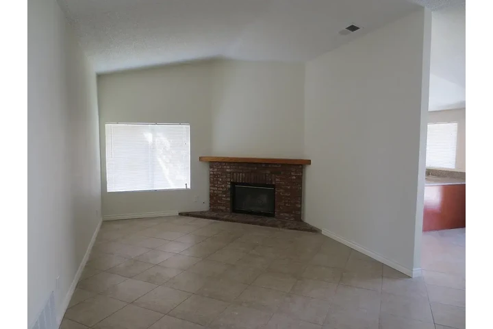 $1200 : Rialto- 3 Recamaras image 6