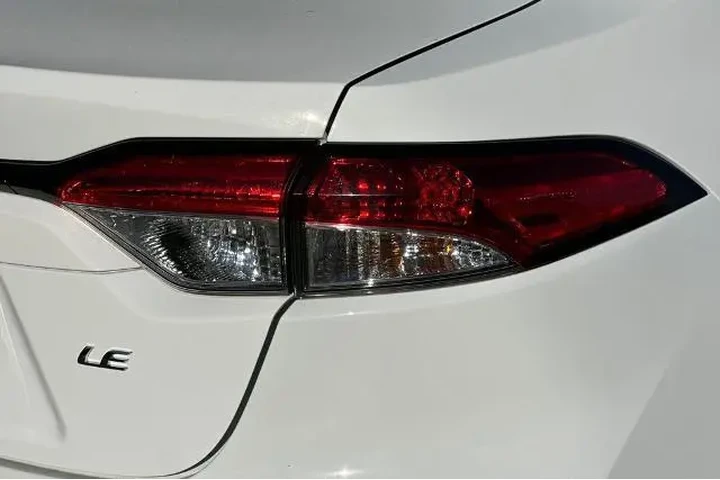 $22264 : Toyota Corolla 2025 LE 4dr S image 9