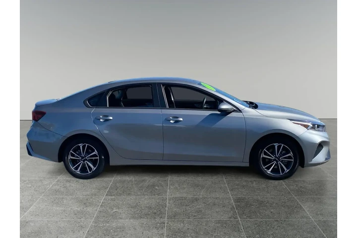 $23340 : Kia Forte 2023 image 6