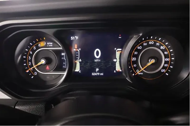 $36687 : Jeep Wrangler 2024 4x4 Sahar image 4