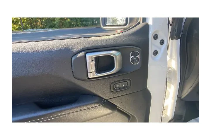 $27496 : Jeep Wrangler Unlimited 2020 image 8